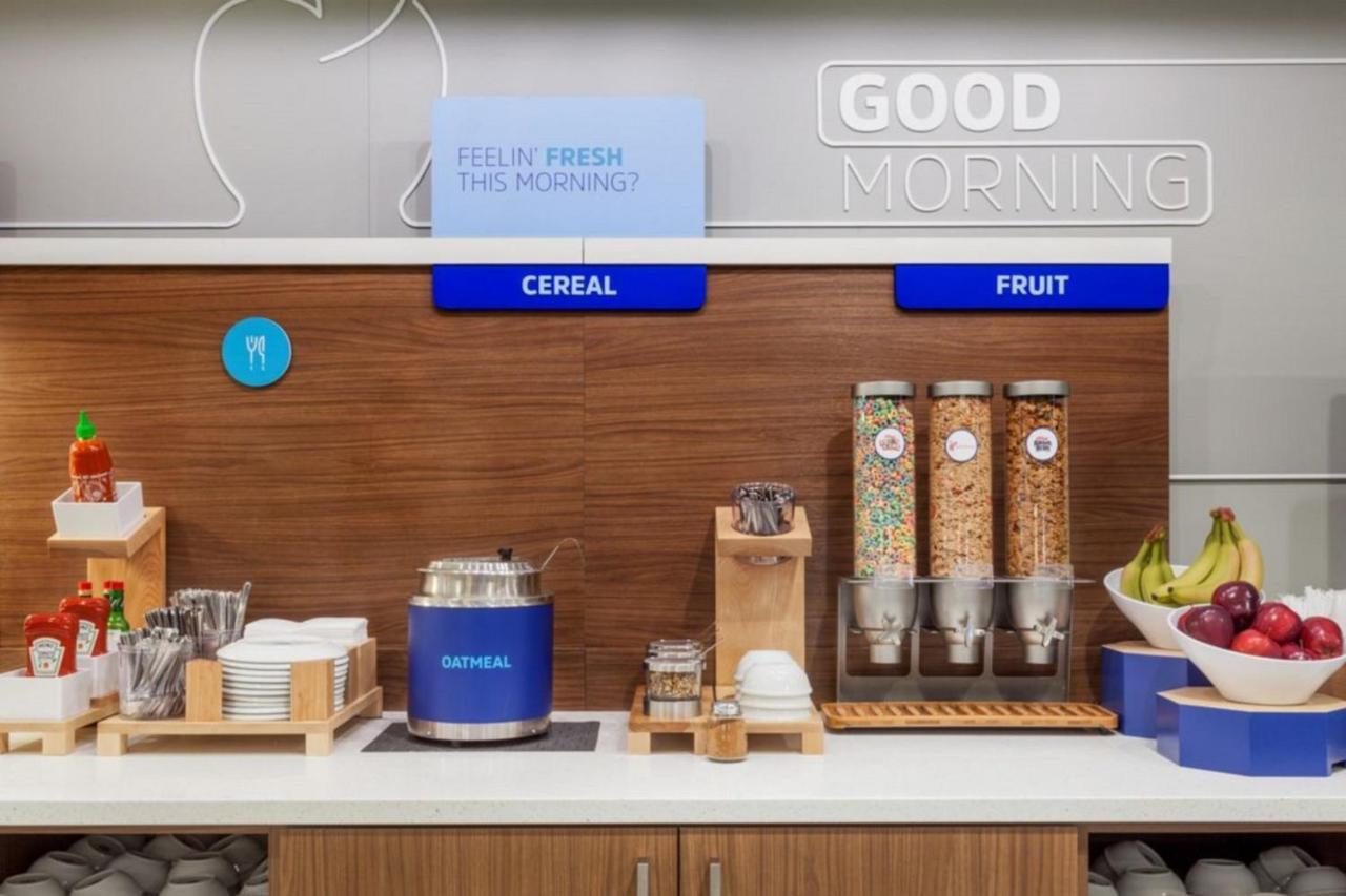 Holiday Inn Express & Suites Rhinelander By Ihg Buitenkant foto