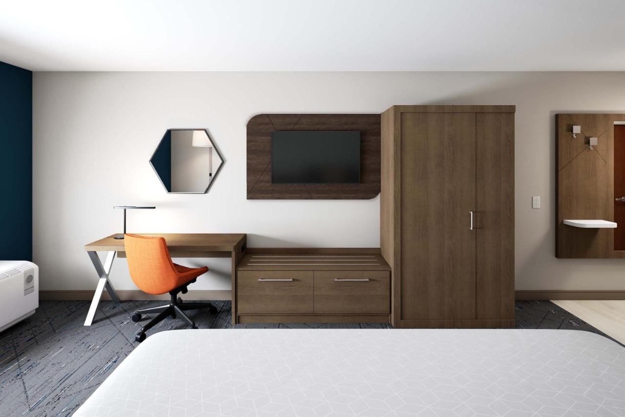 Holiday Inn Express & Suites Rhinelander By Ihg Buitenkant foto