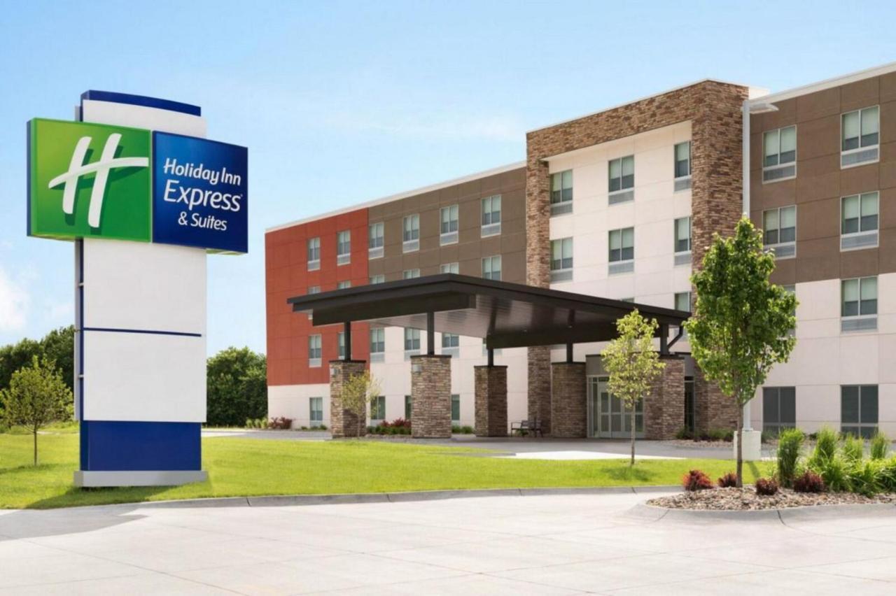 Holiday Inn Express & Suites Rhinelander By Ihg Buitenkant foto
