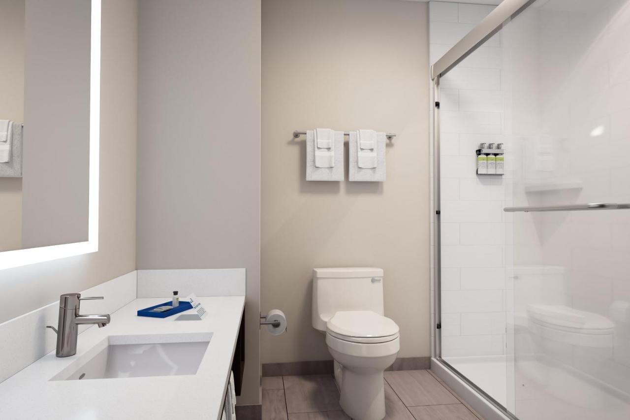 Holiday Inn Express & Suites Rhinelander By Ihg Buitenkant foto