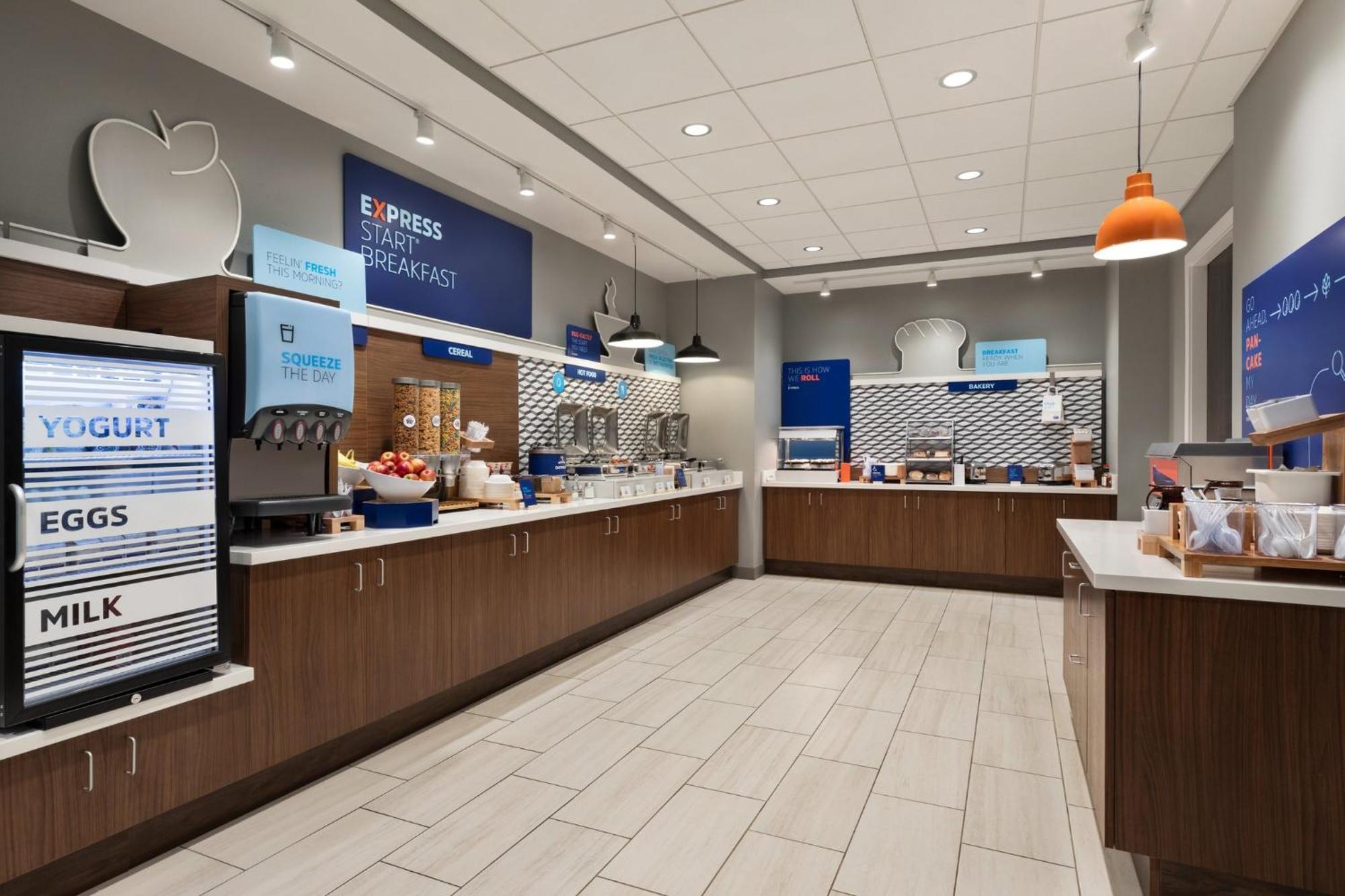 Holiday Inn Express & Suites Rhinelander By Ihg Buitenkant foto