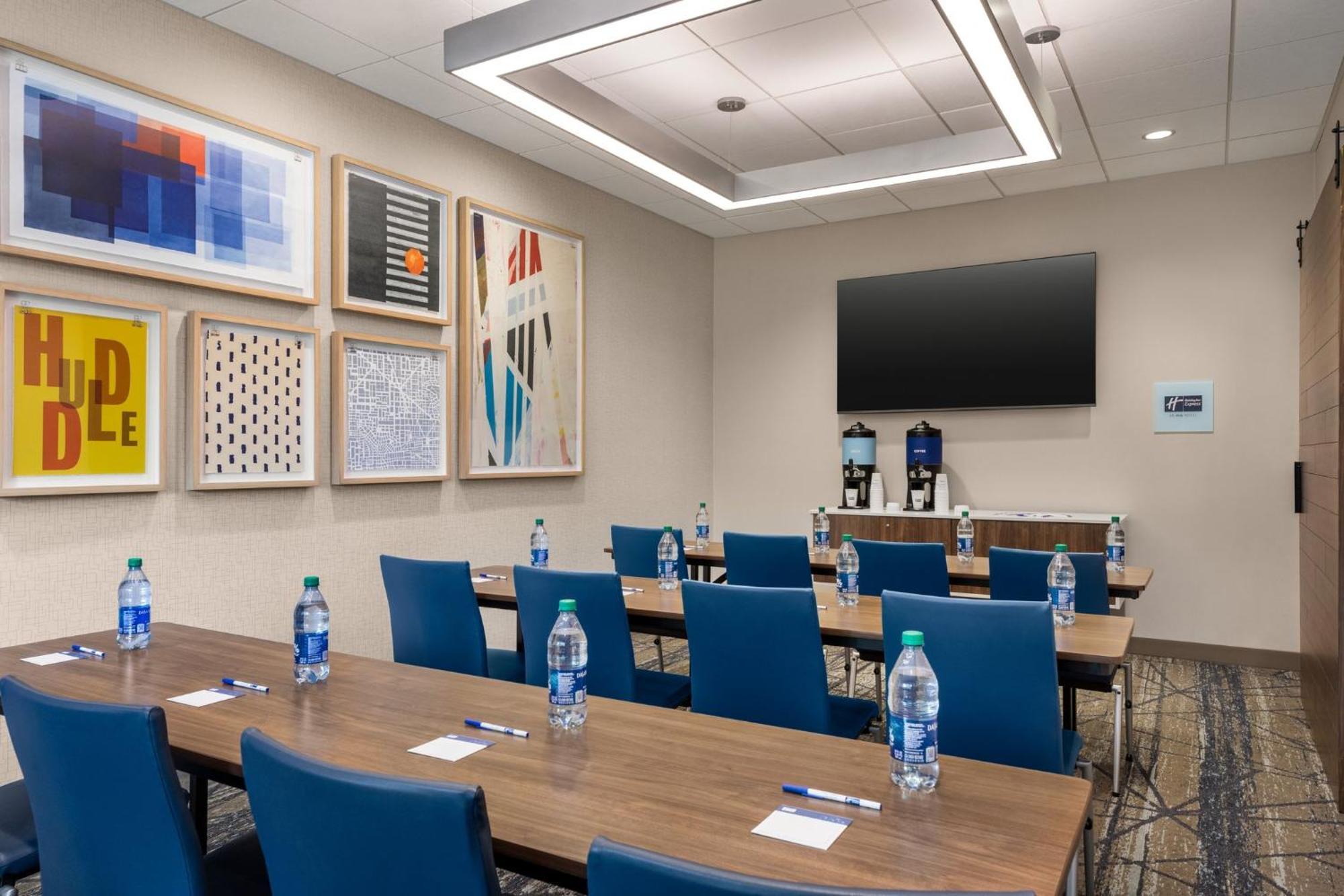 Holiday Inn Express & Suites Rhinelander By Ihg Buitenkant foto