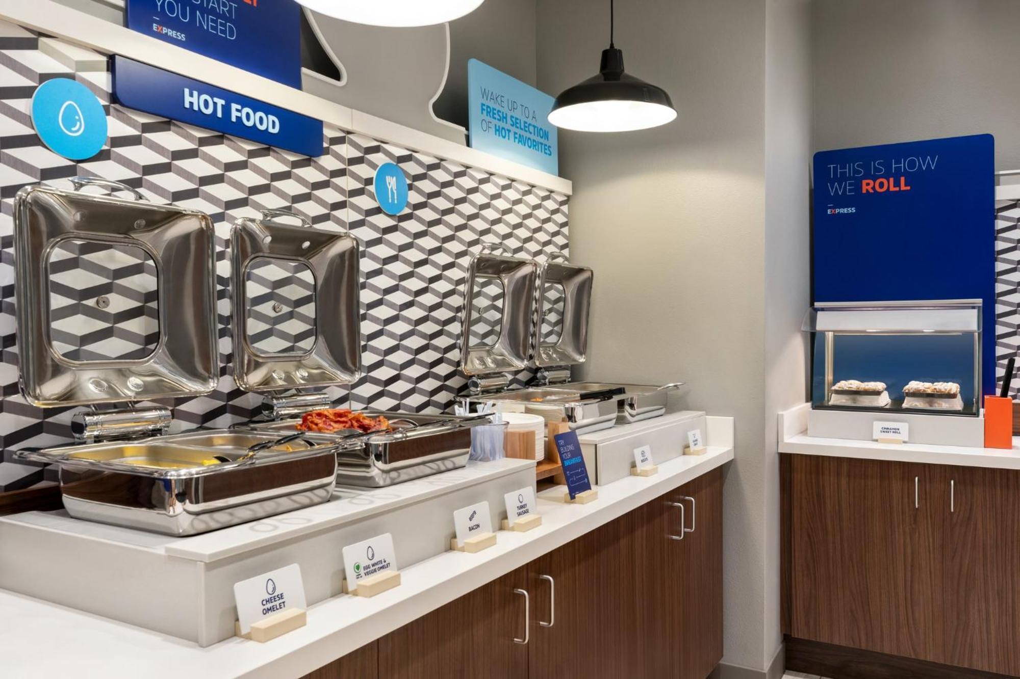 Holiday Inn Express & Suites Rhinelander By Ihg Buitenkant foto