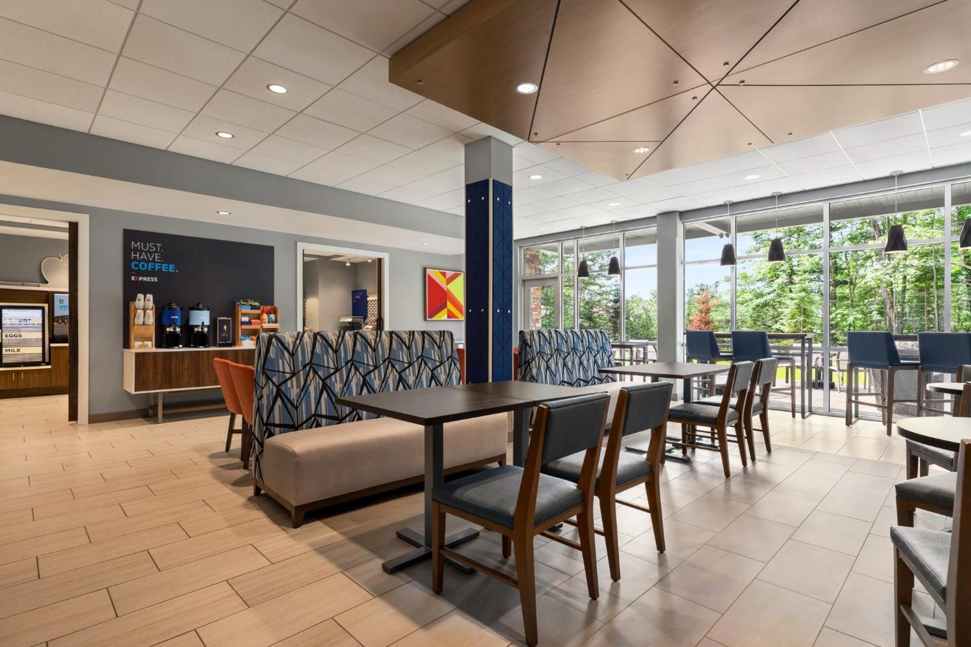 Holiday Inn Express & Suites Rhinelander By Ihg Buitenkant foto