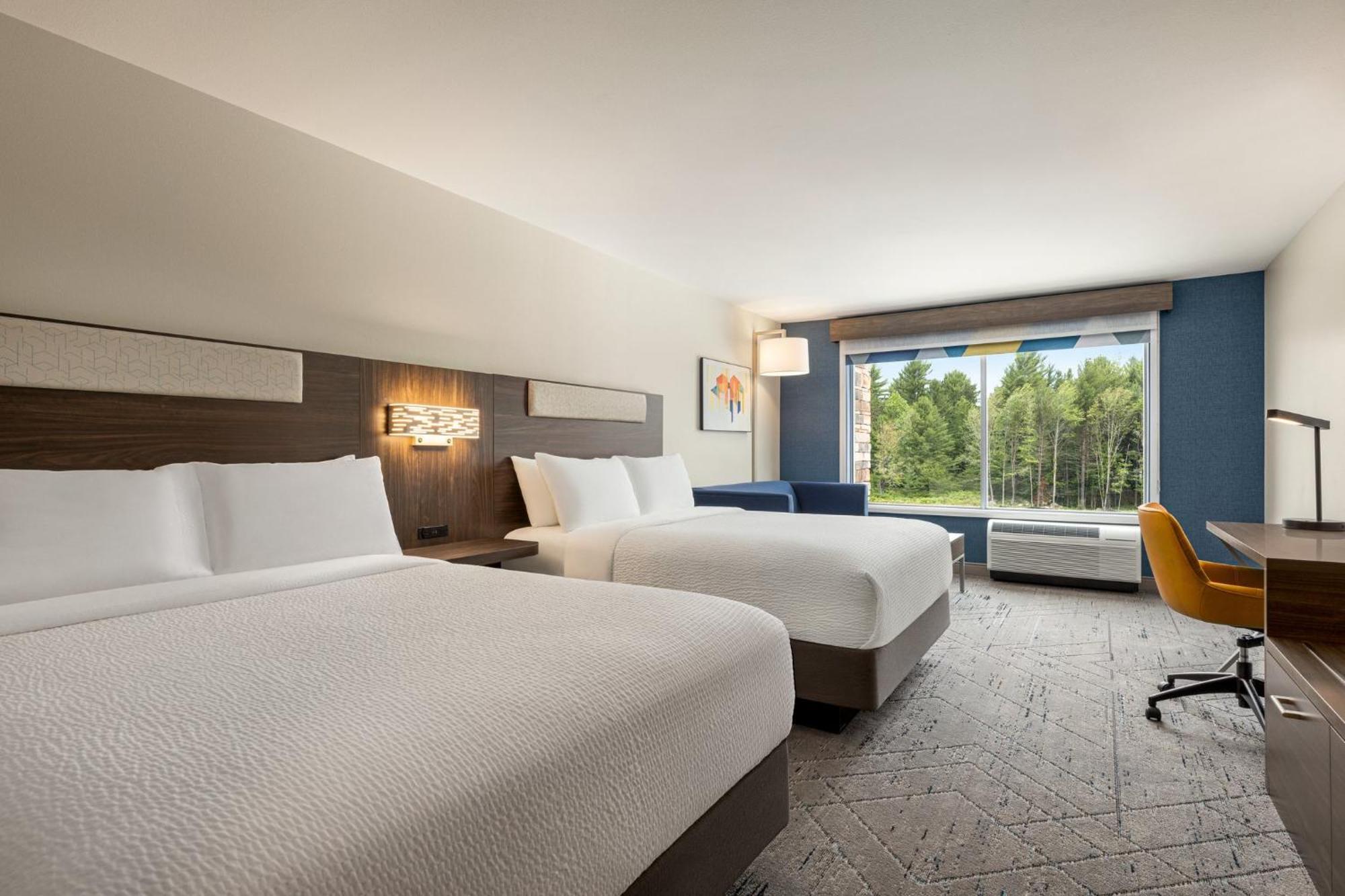 Holiday Inn Express & Suites Rhinelander By Ihg Buitenkant foto
