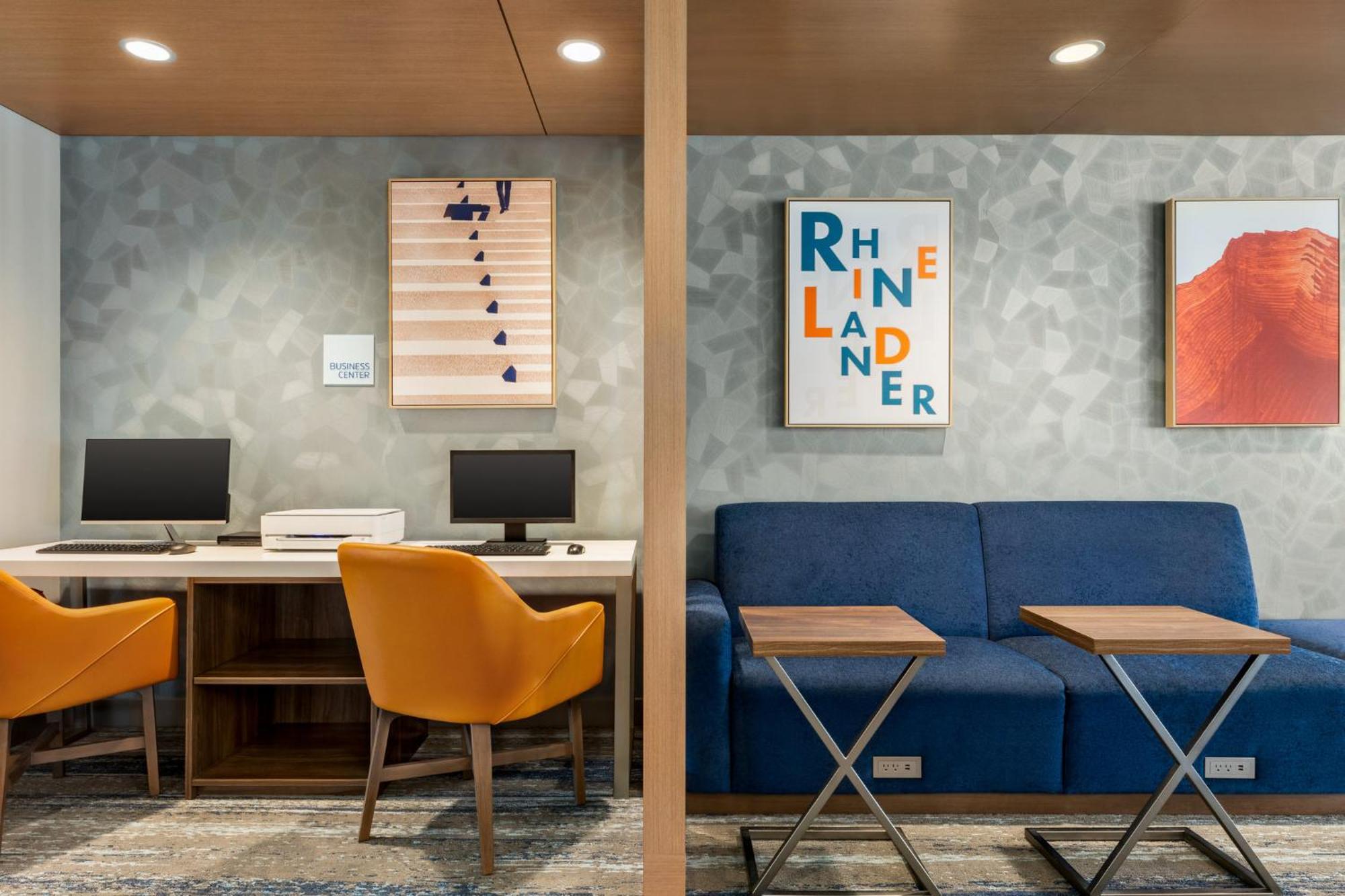 Holiday Inn Express & Suites Rhinelander By Ihg Buitenkant foto
