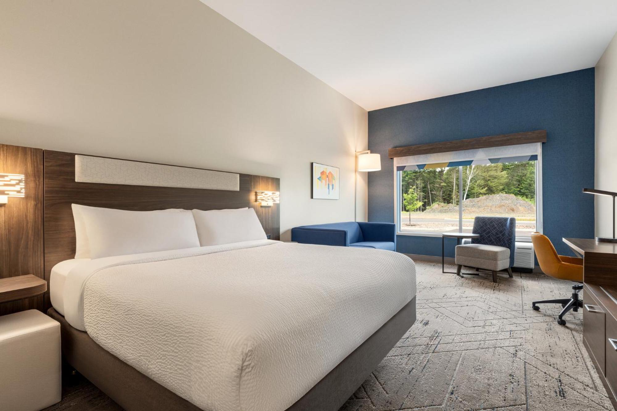 Holiday Inn Express & Suites Rhinelander By Ihg Buitenkant foto